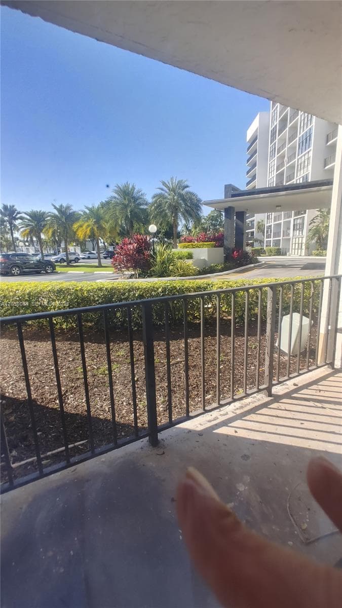 OCEANVIEW PARK CONDO · #125 in Hallandale Beach - Photo 19
