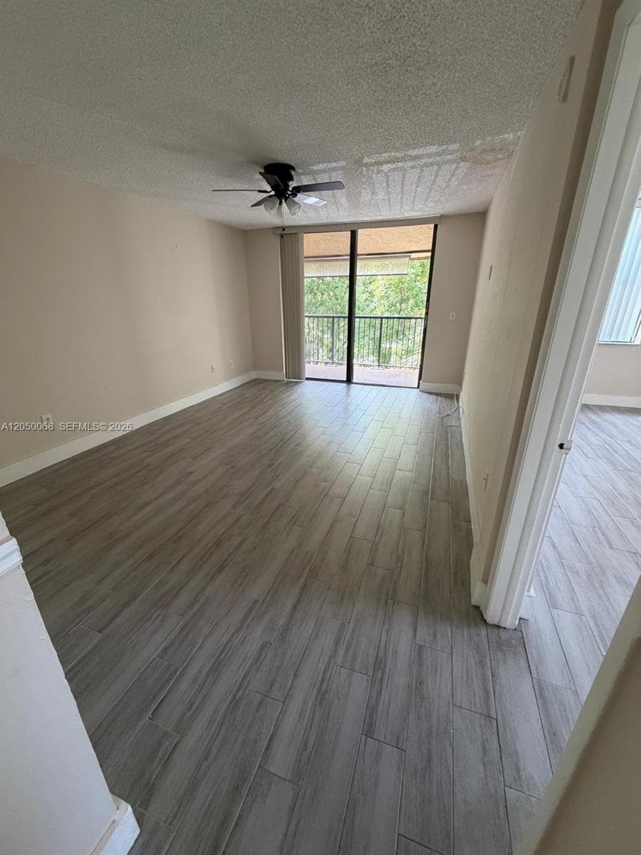 Promenade At Kendale Lake · #412M in Miami - Photo 17