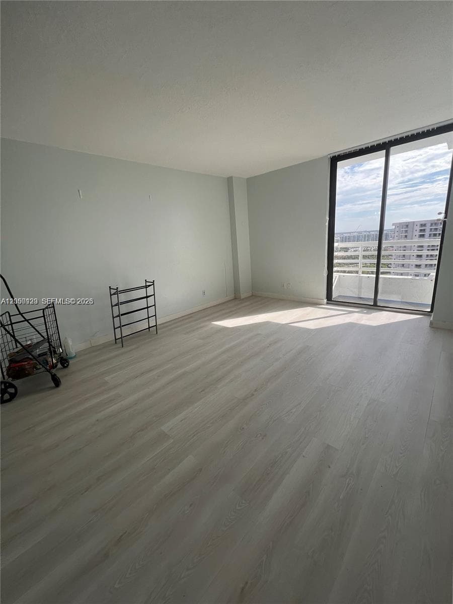 PARC CENTRAL AVENTURA EAS · #PH05 in Aventura - Photo 5