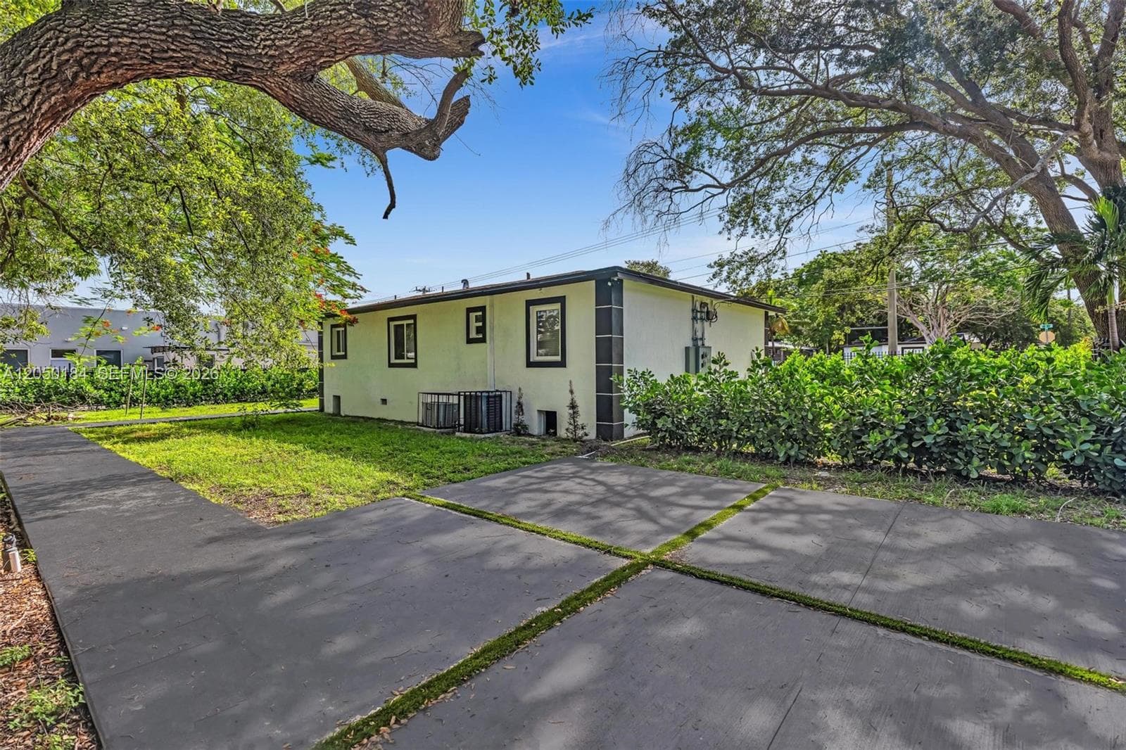 5850 NE 3rd Ave #1 photo 27