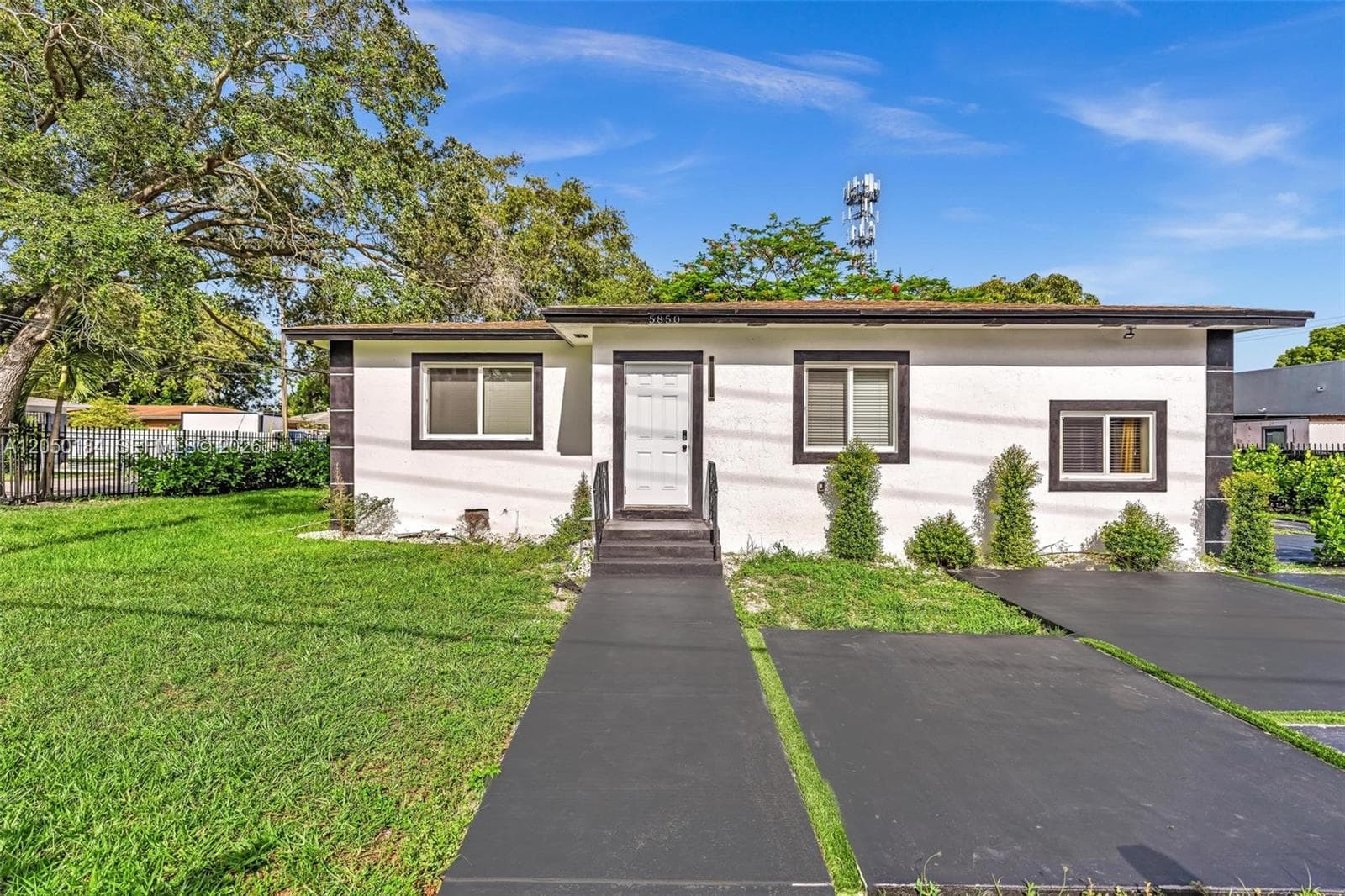5850 NE 3rd Ave #1 photo 2