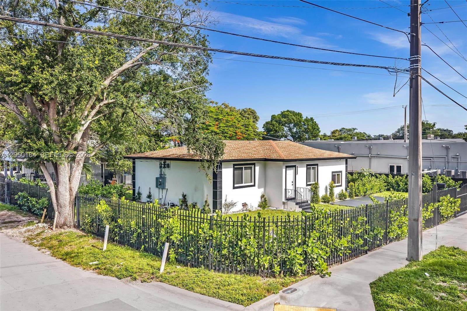5850 NE 3rd Ave #1 photo 26