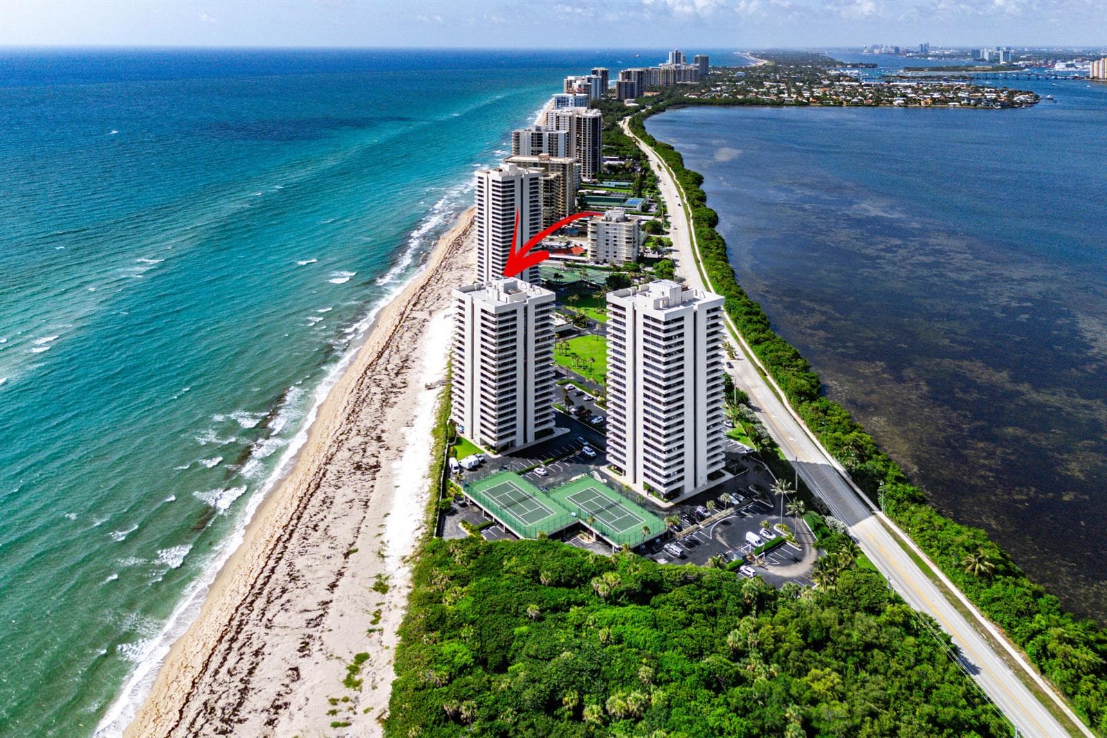 054-5540NorthOceanDrive-1C-RivieraBeach-