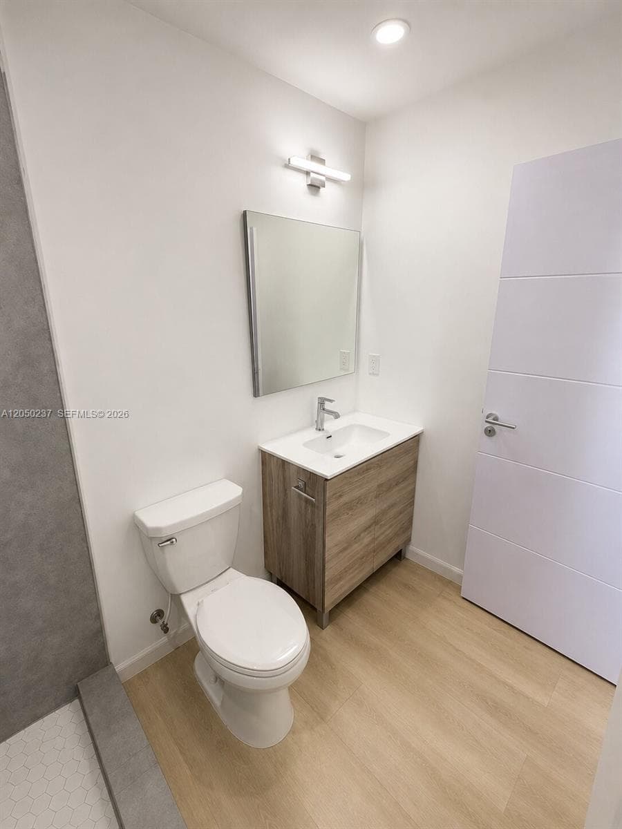 552 NW 7th St #6 photo 20