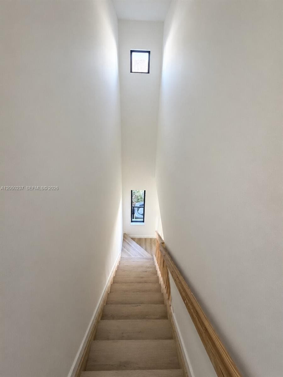 552 NW 7th St #6 photo 10