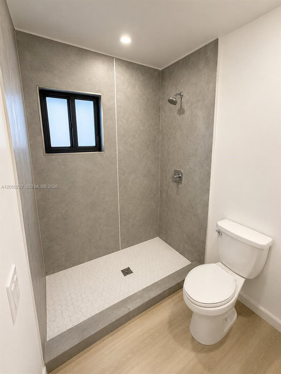 552 NW 7th St #6 photo 19