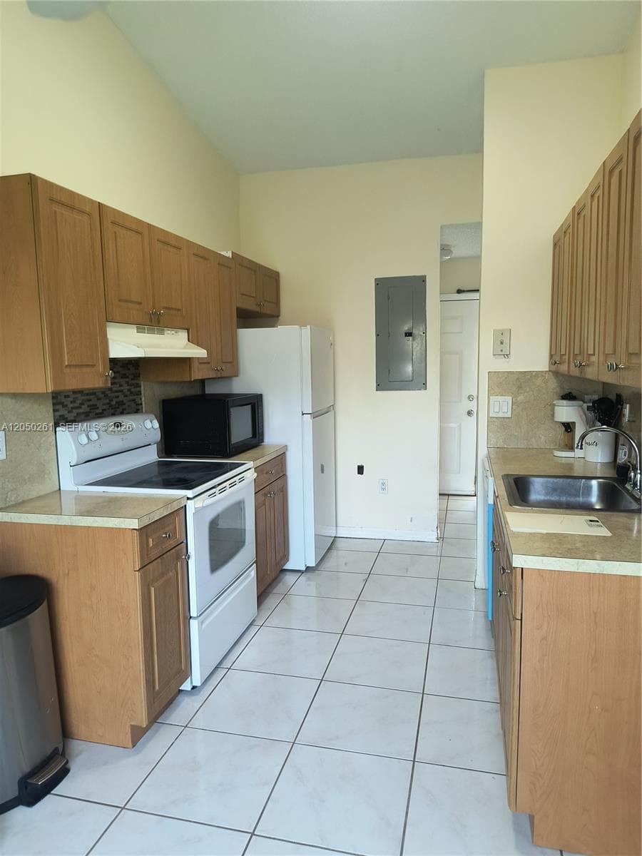 21250 NE 9th Ct #2 photo 16