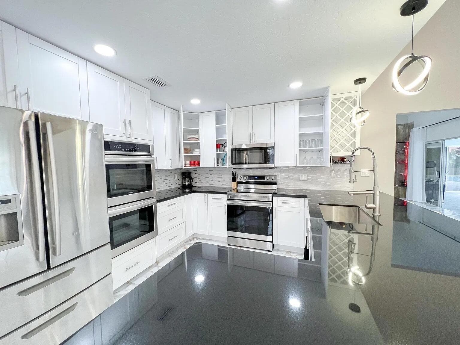 Kitchen side