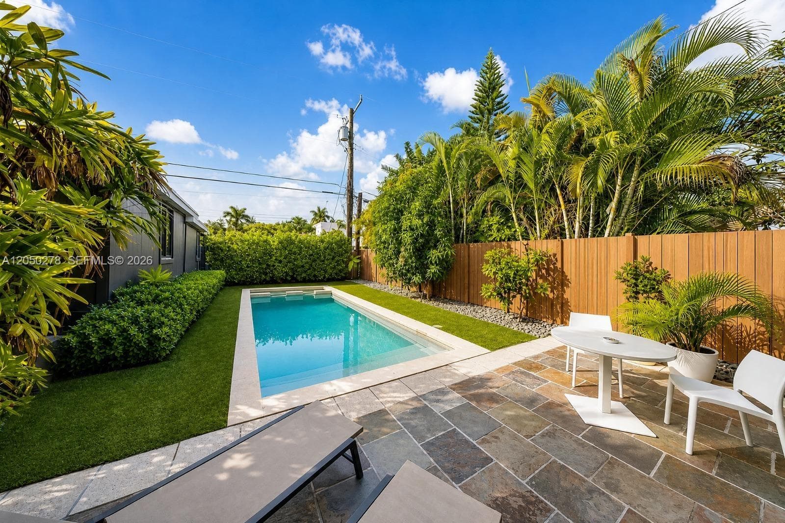1548 Biarritz Dr photo 34