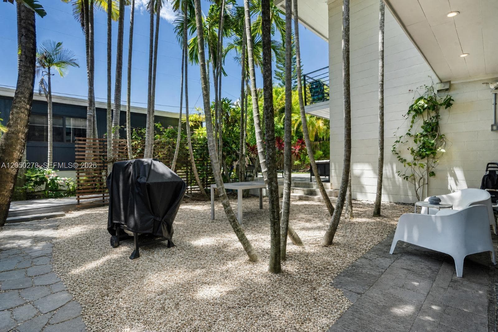 1548 Biarritz Dr photo 29