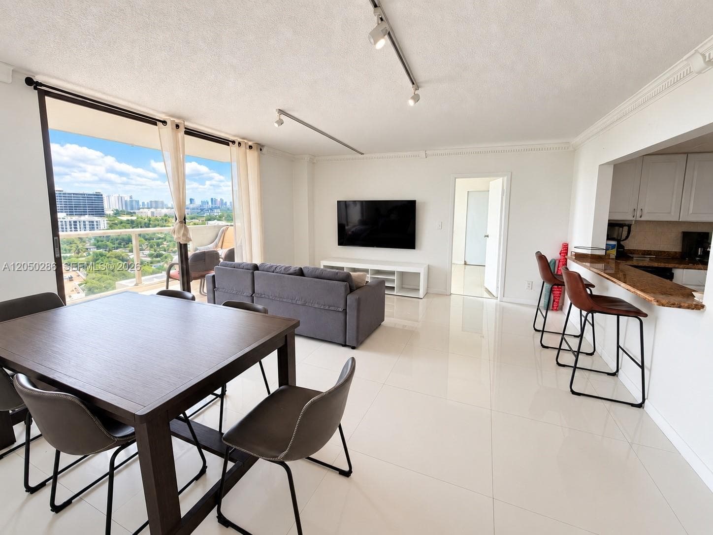 SAILBOAT CAY CONDO · #1407 in North Miami - Photo 2