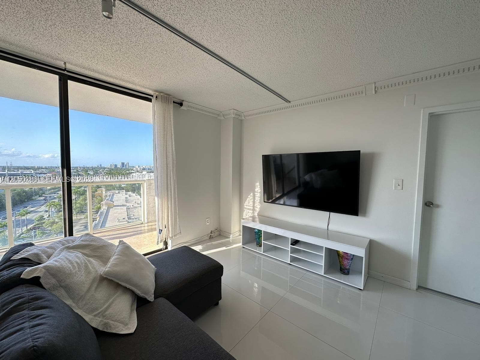 SAILBOAT CAY CONDO · #1407 in North Miami - Photo 3