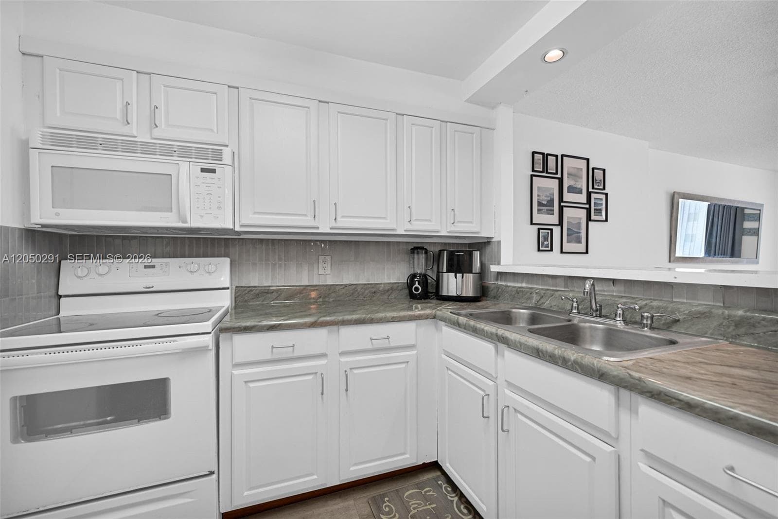 OCEAN POINT CONDO · #623 in Miami Beach - Photo 27