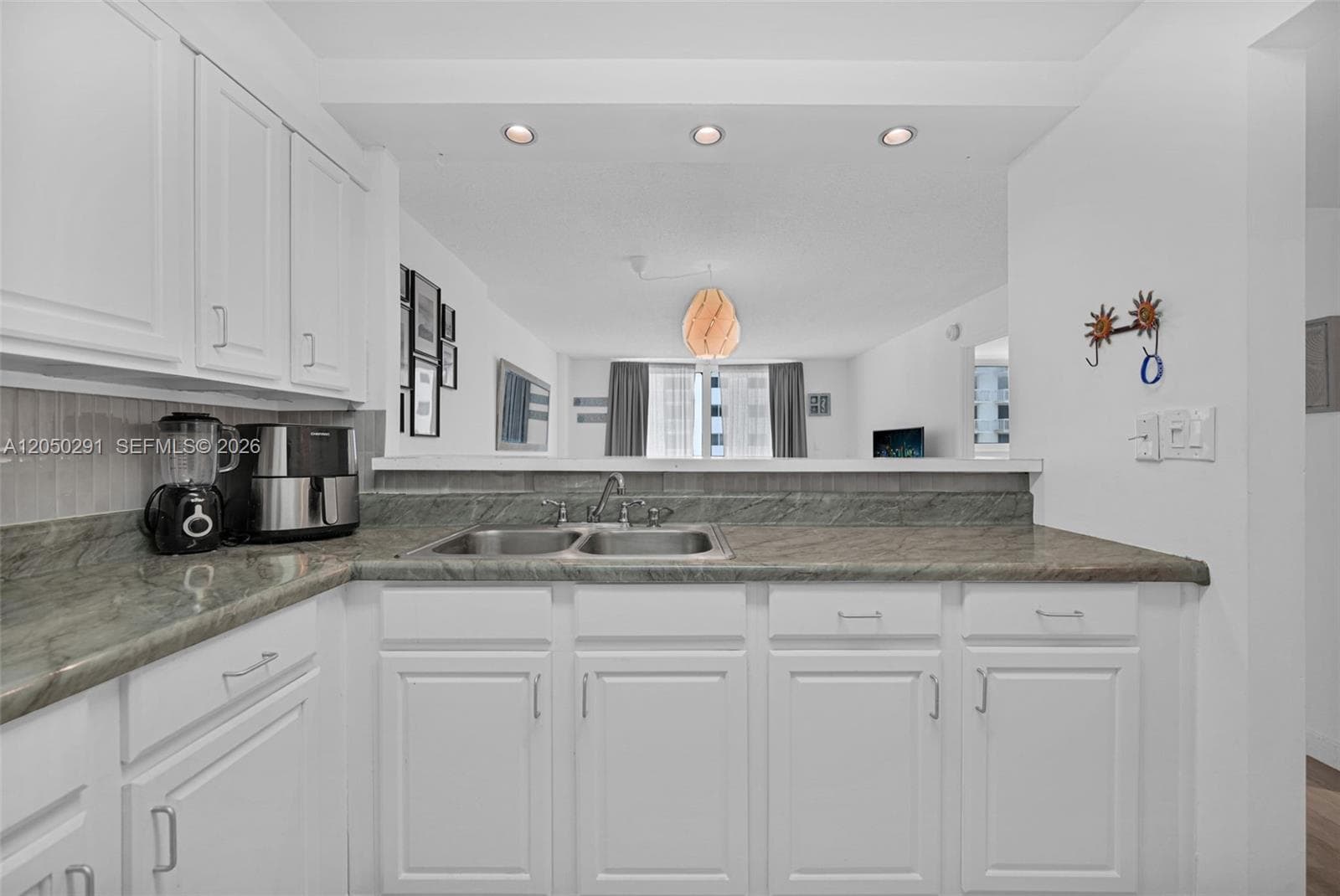 OCEAN POINT CONDO · #623 in Miami Beach - Photo 25