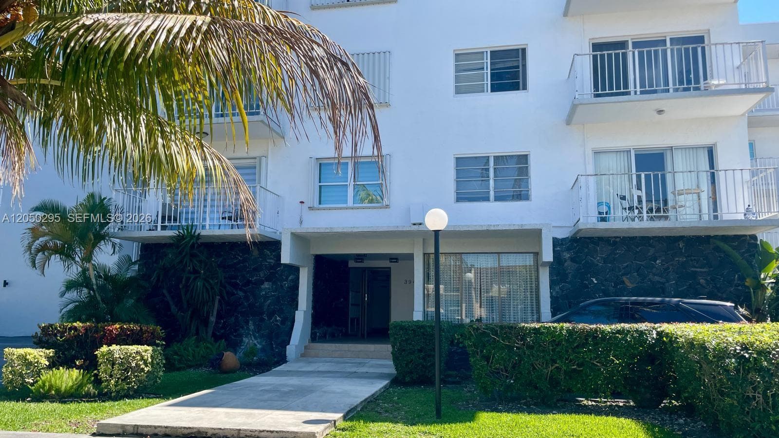 LA MAR BREEZE CONDO · #106 in North Miami Beach - Photo 8