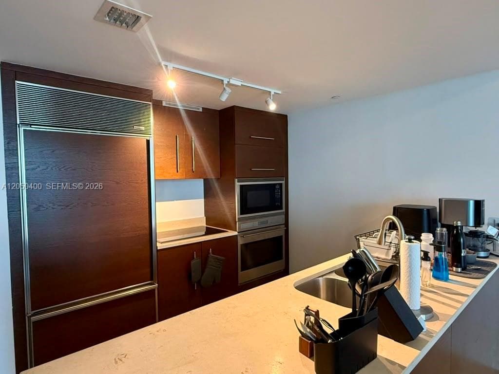Icon Brickell I · #1012 in Miami - Photo 7