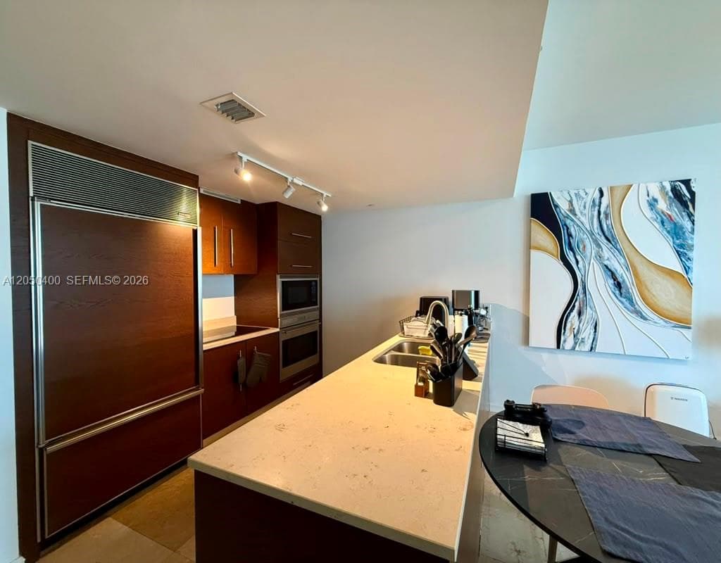 Icon Brickell I · #1012 in Miami - Photo 8