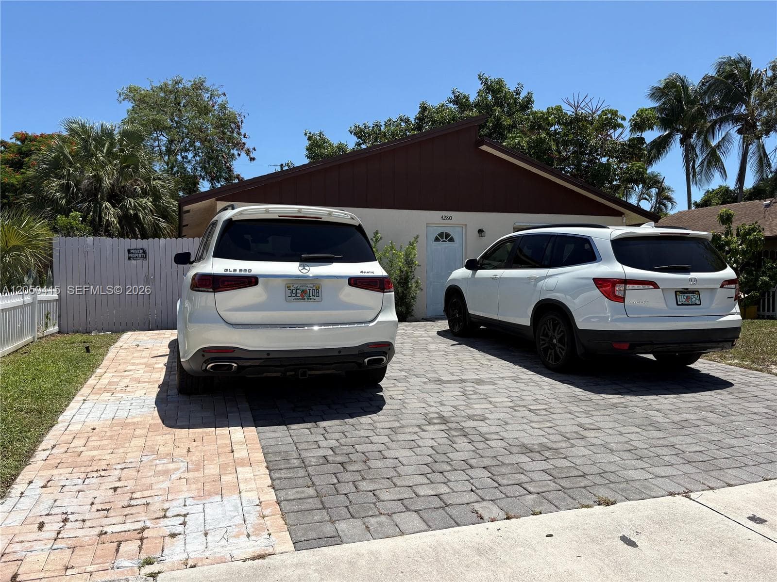 4280 N Dixie Hwy photo 4