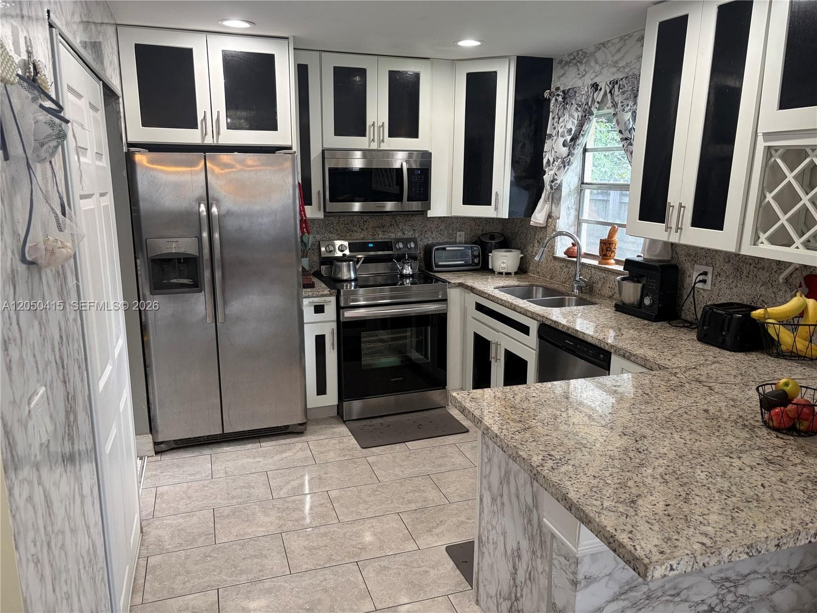 4280 N Dixie Hwy photo 8