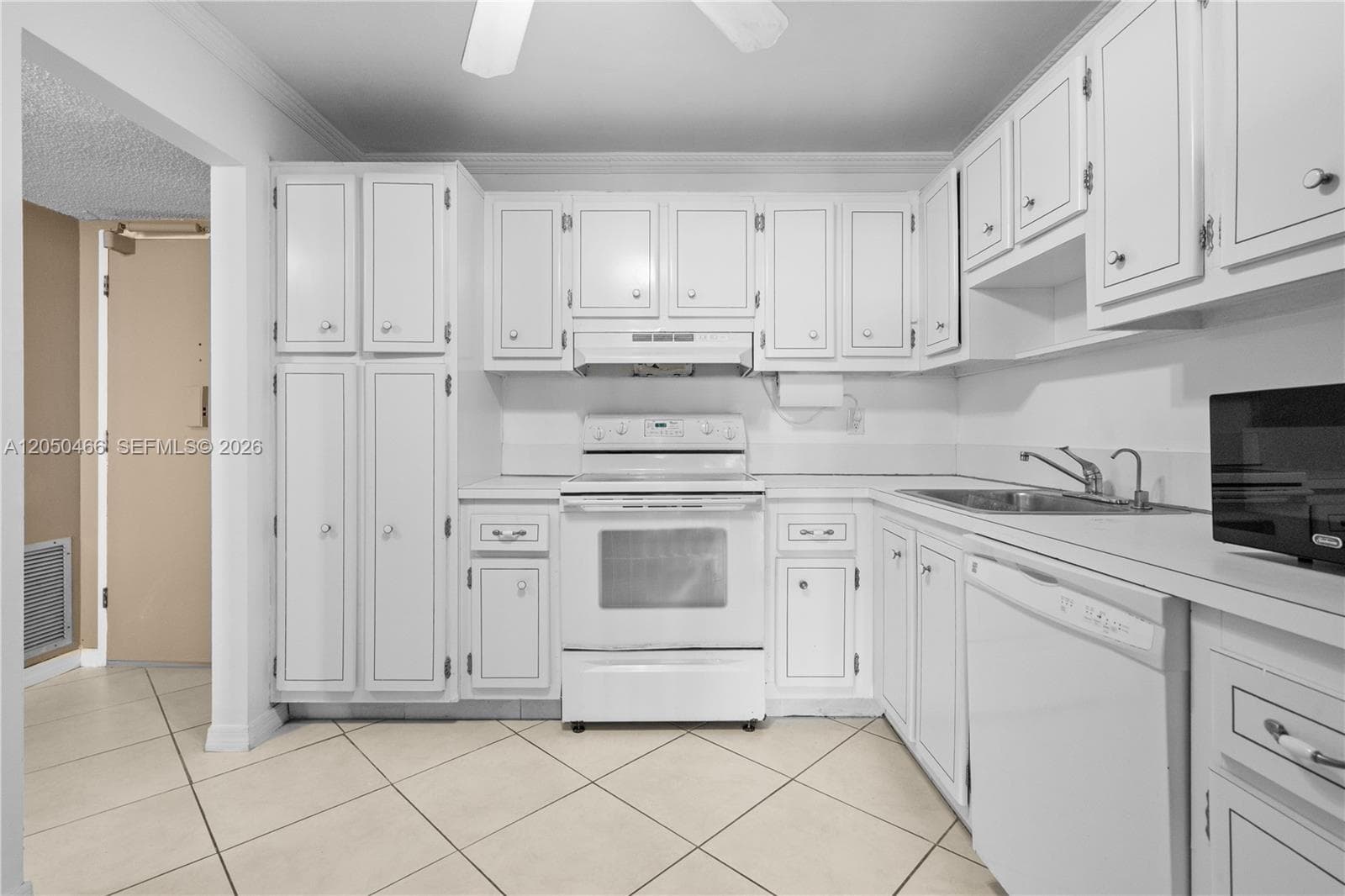 DEL PRADO MARINA · #1903 in Aventura - Photo 30