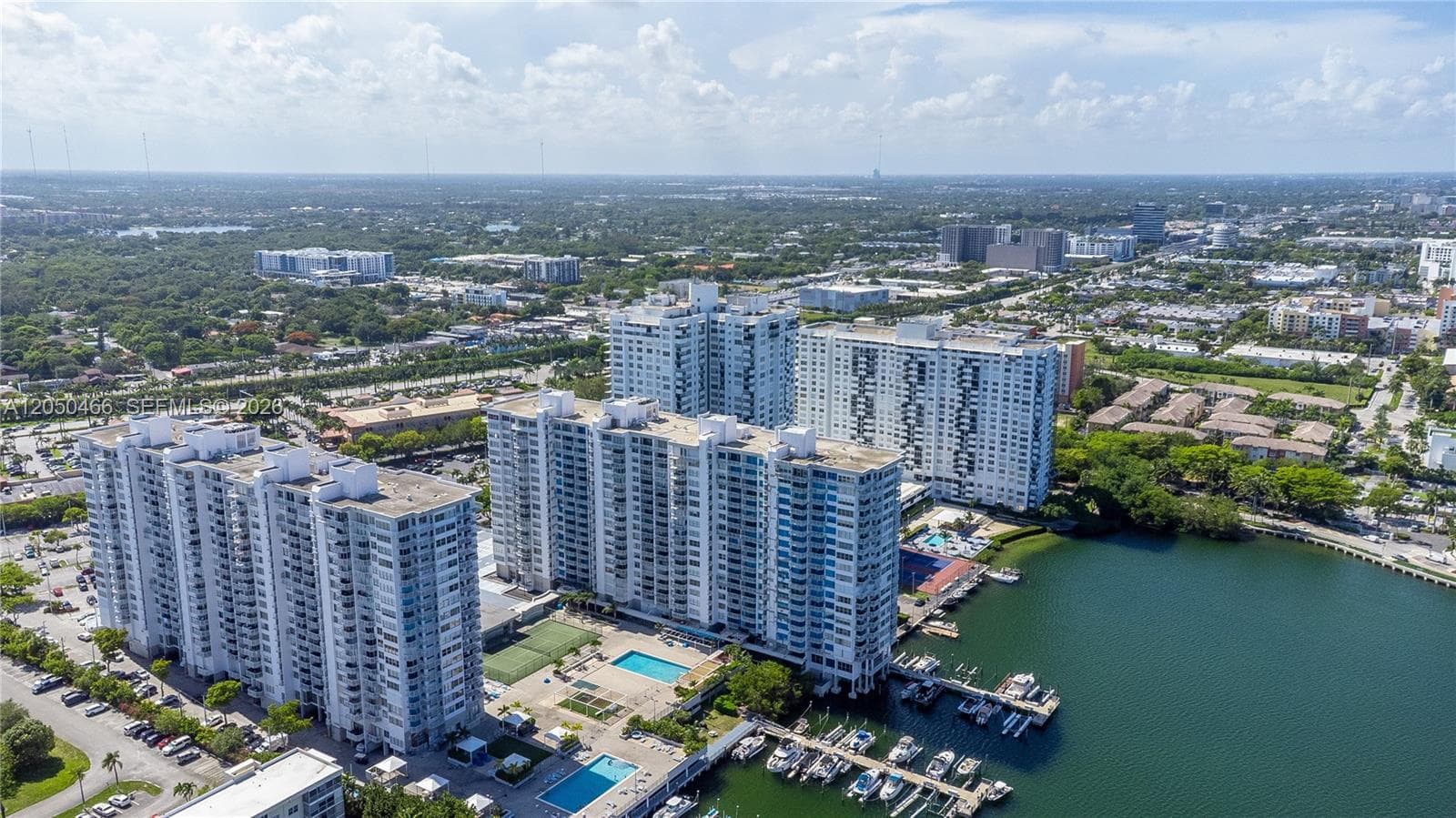DEL PRADO MARINA · #1903 in Aventura - Photo 39