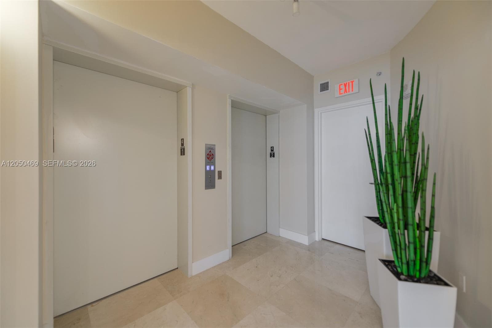 OCEAN PALMS CONDO · #404 in Hollywood - Photo 2