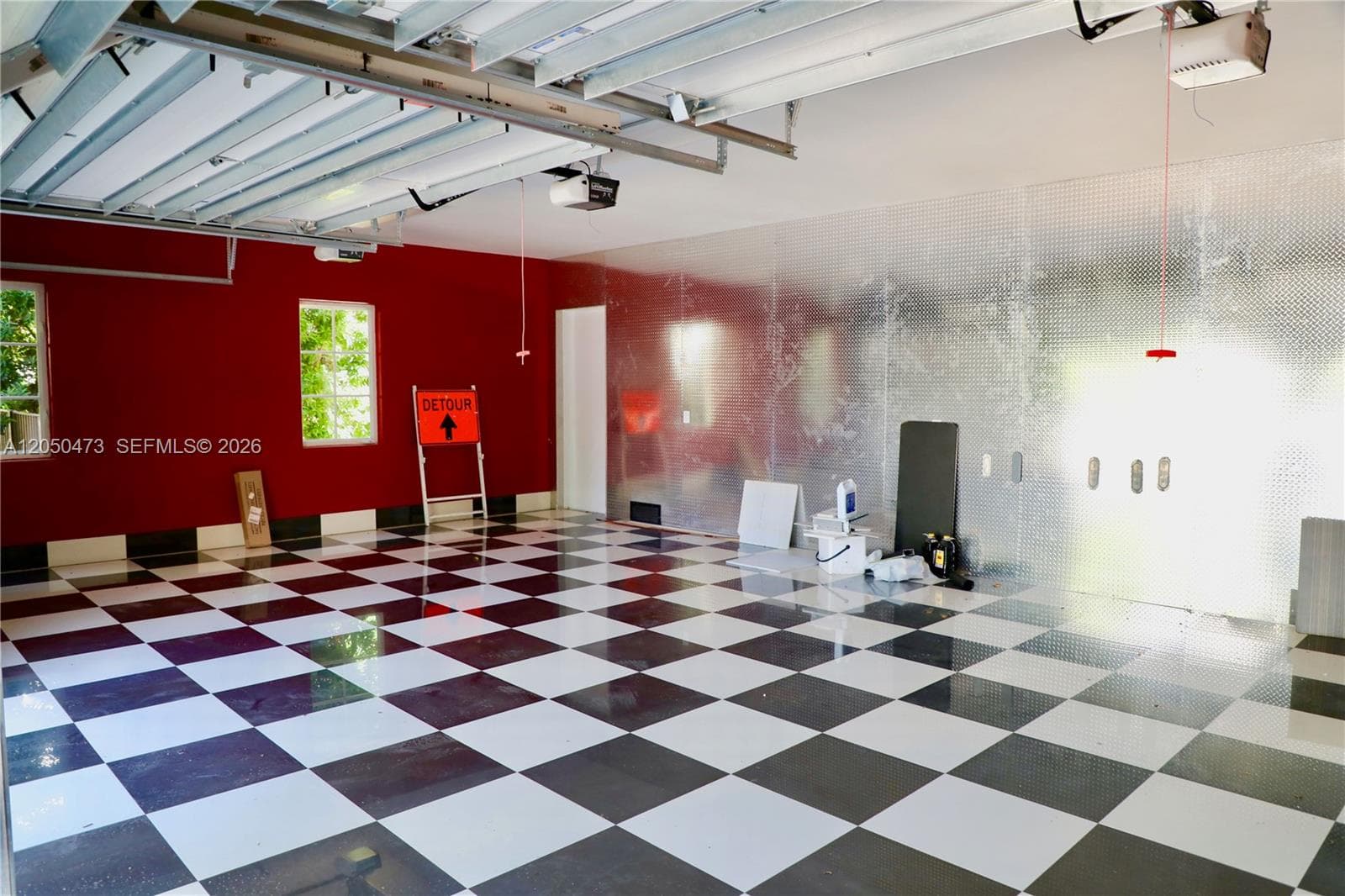 Beautiful very spacious 3-car garage