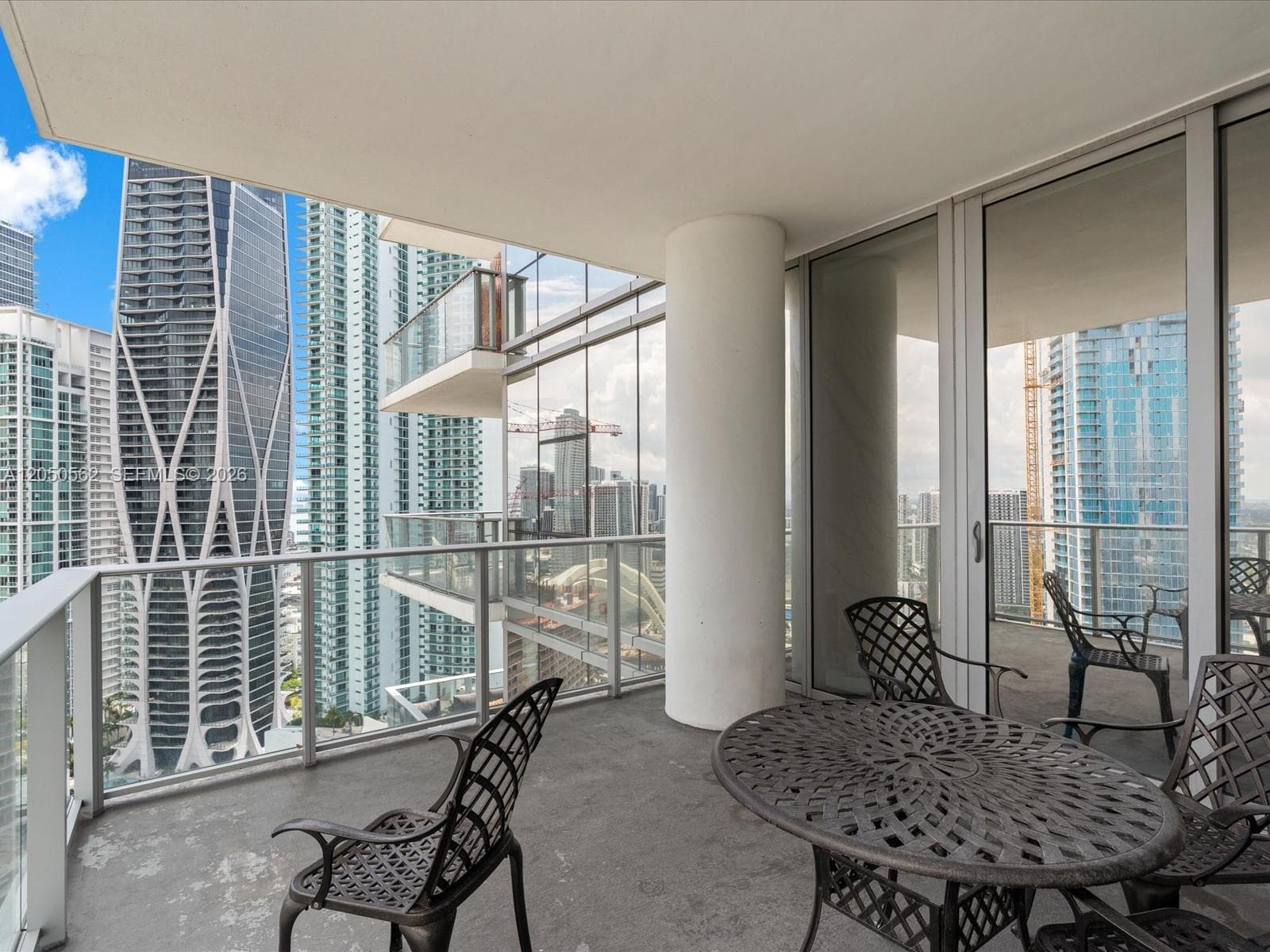 Paramount Miami Worldcenter · #3000 in Miami - Photo 17
