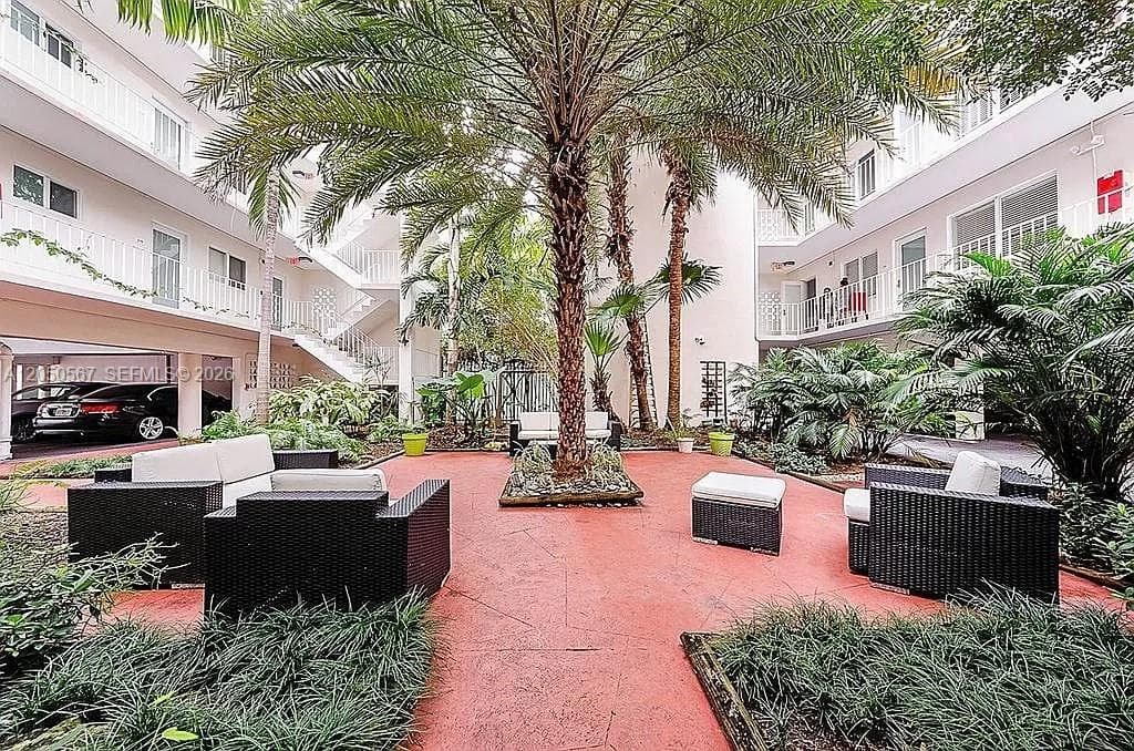 PENN MANOR CONDO · #210 in Miami Beach - Photo 12