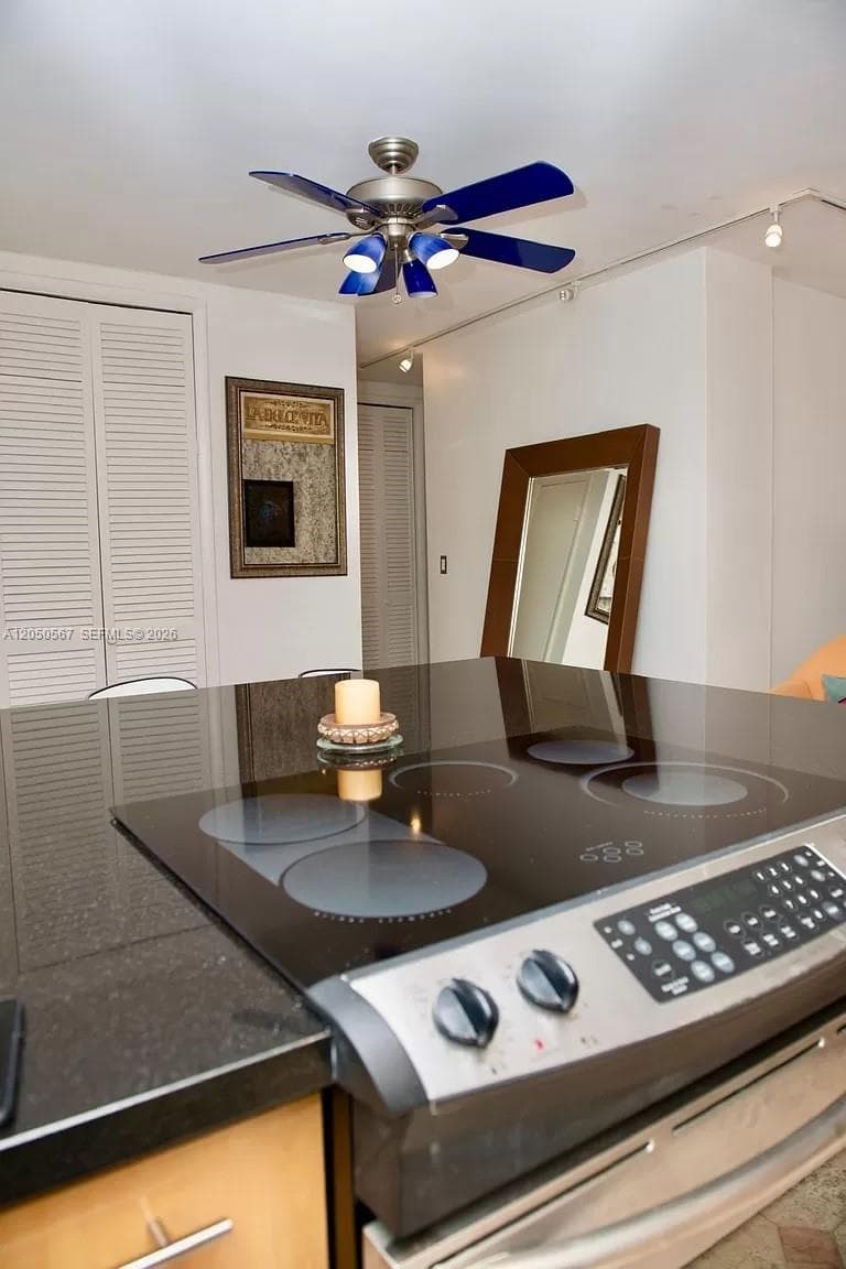 PENN MANOR CONDO · #210 in Miami Beach - Photo 3