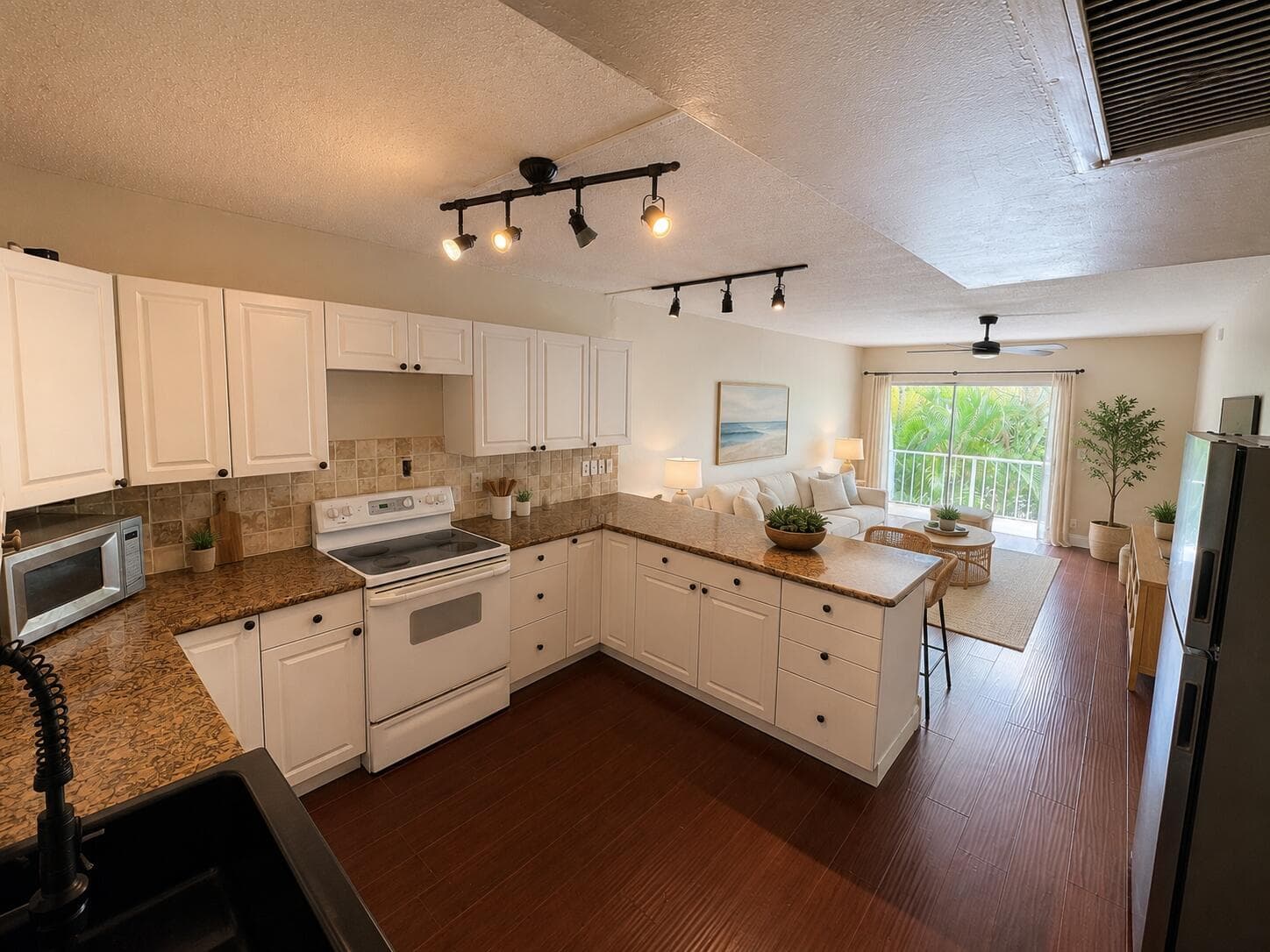 Kitchen staged 1
