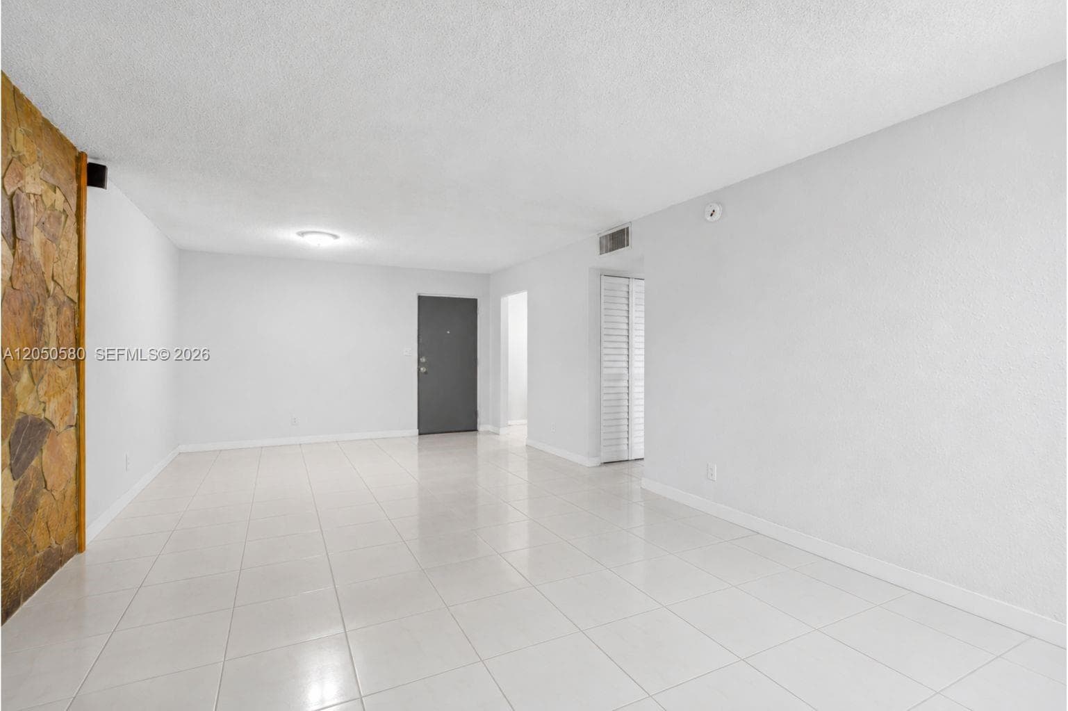 SUMMIT CHASE CONDO · #105 in Miami - Photo 2