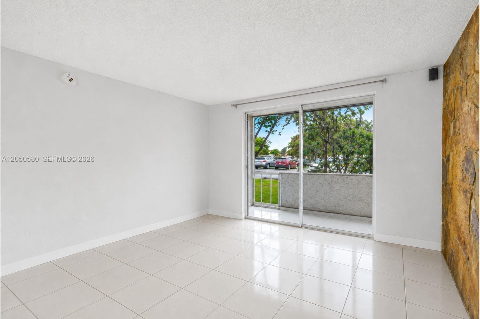 SUMMIT CHASE CONDO · #105 in Miami - Photo 3