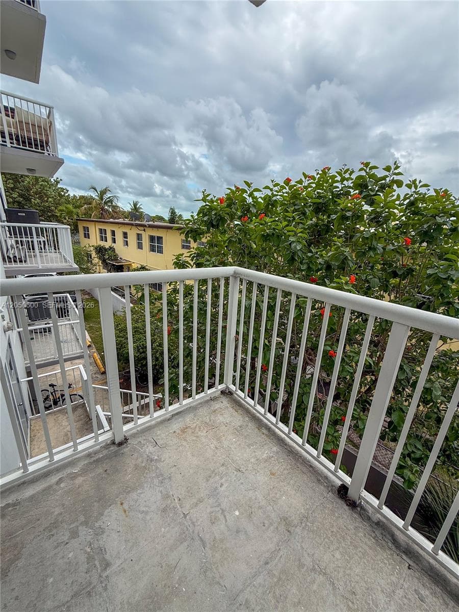 Normandy Shores · #3C in Miami Beach - Photo 9