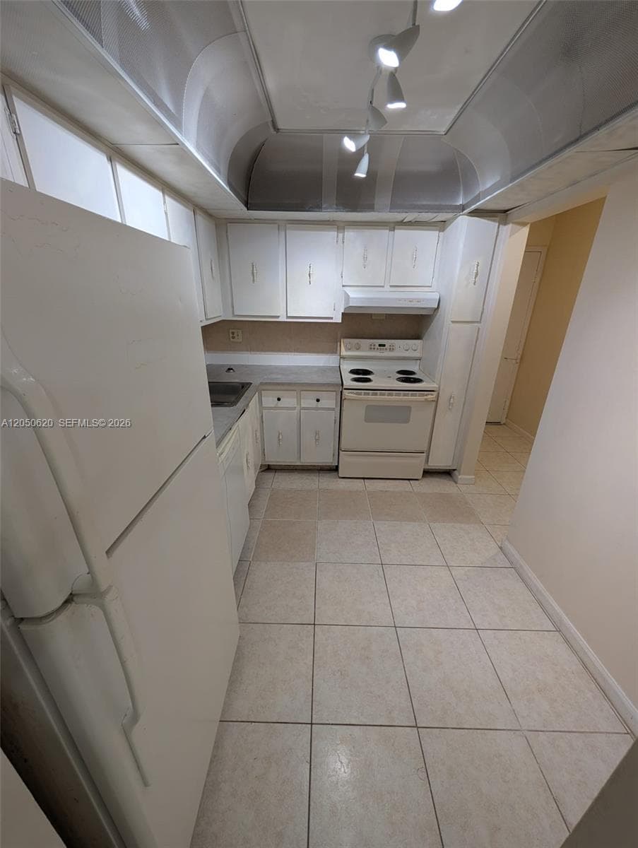 HERITAGE CIRCLE CONDO · #13-2C in Deerfield Beach - Photo 6