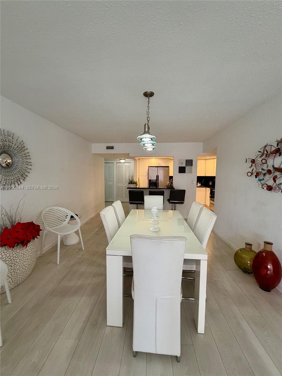 Lakeview of the Californi · #302-5 in Miami - Photo 9