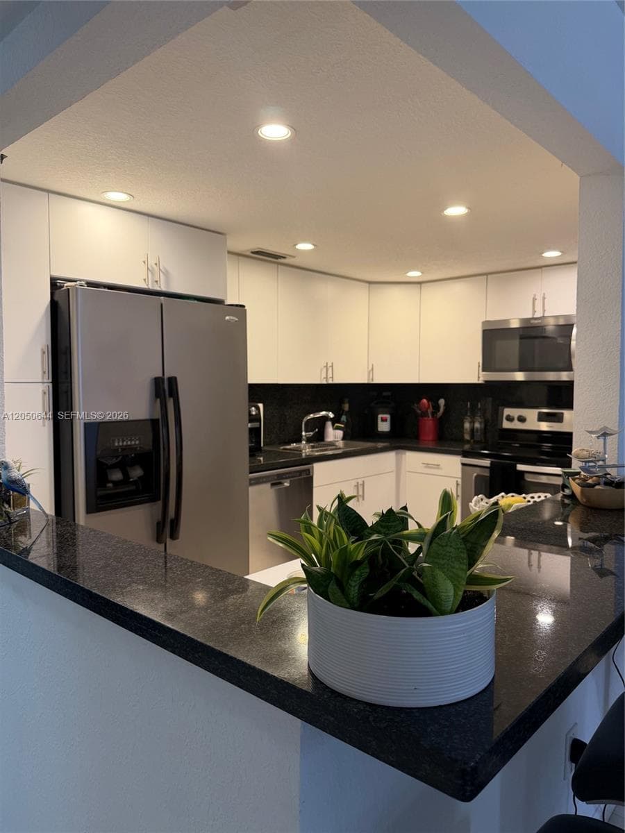 Lakeview of the Californi · #302-5 in Miami - Photo 19