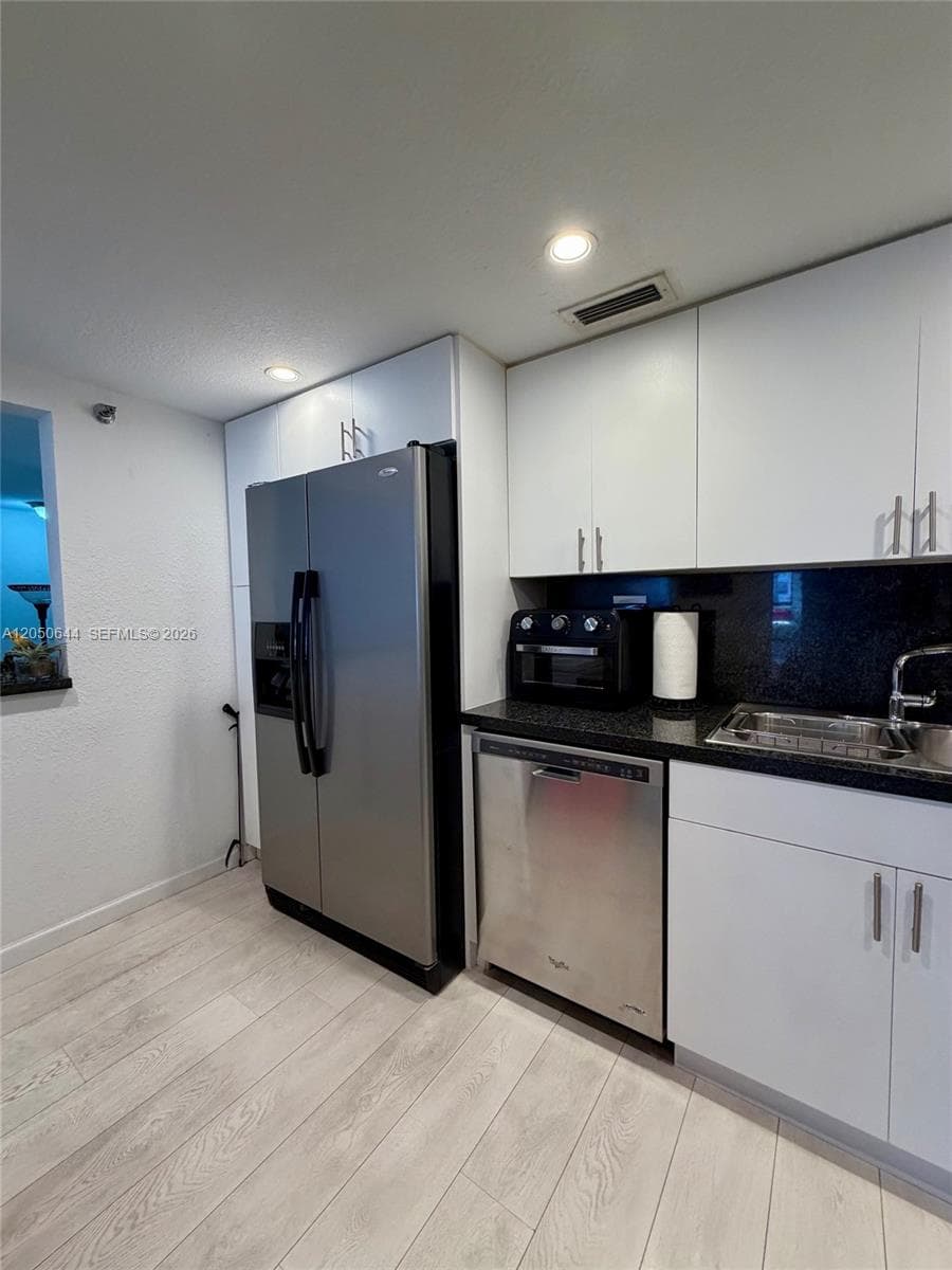 Lakeview of the Californi · #302-5 in Miami - Photo 39