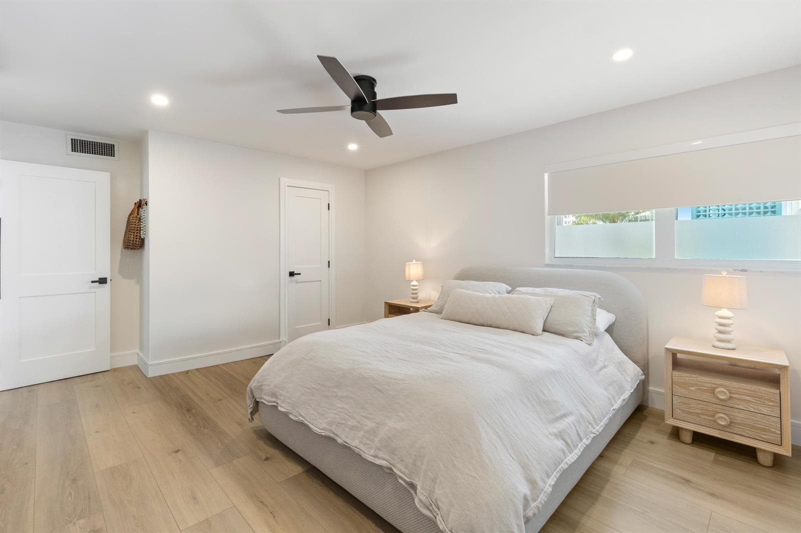 17-419 Golden Isles Drive Unit 210 Halle