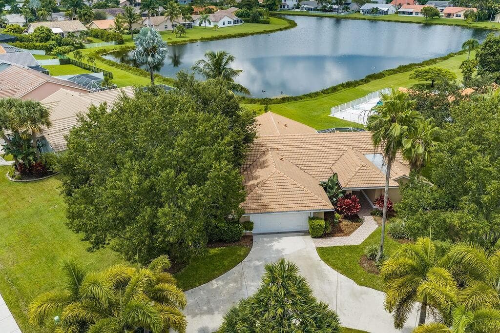 Perfect oversized lot and water view!