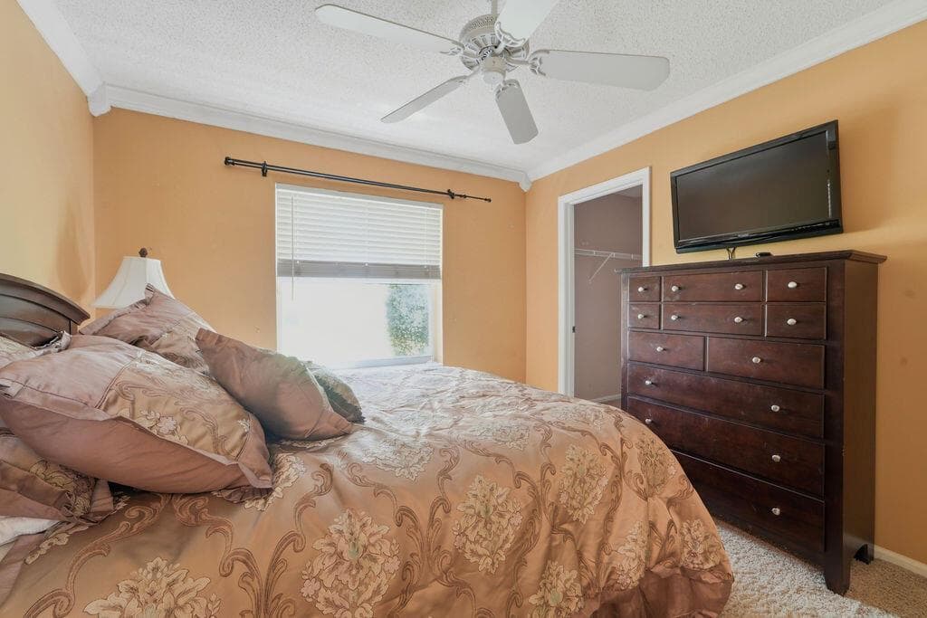 Bedroom 3 with Walk-in closet