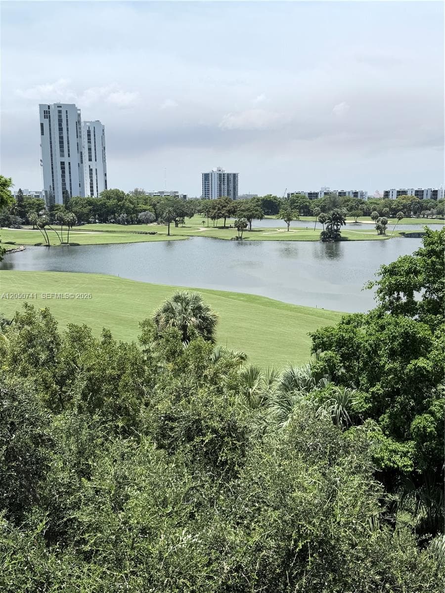 TURNBERRY VILLAGE · #405 in Aventura - Photo 16