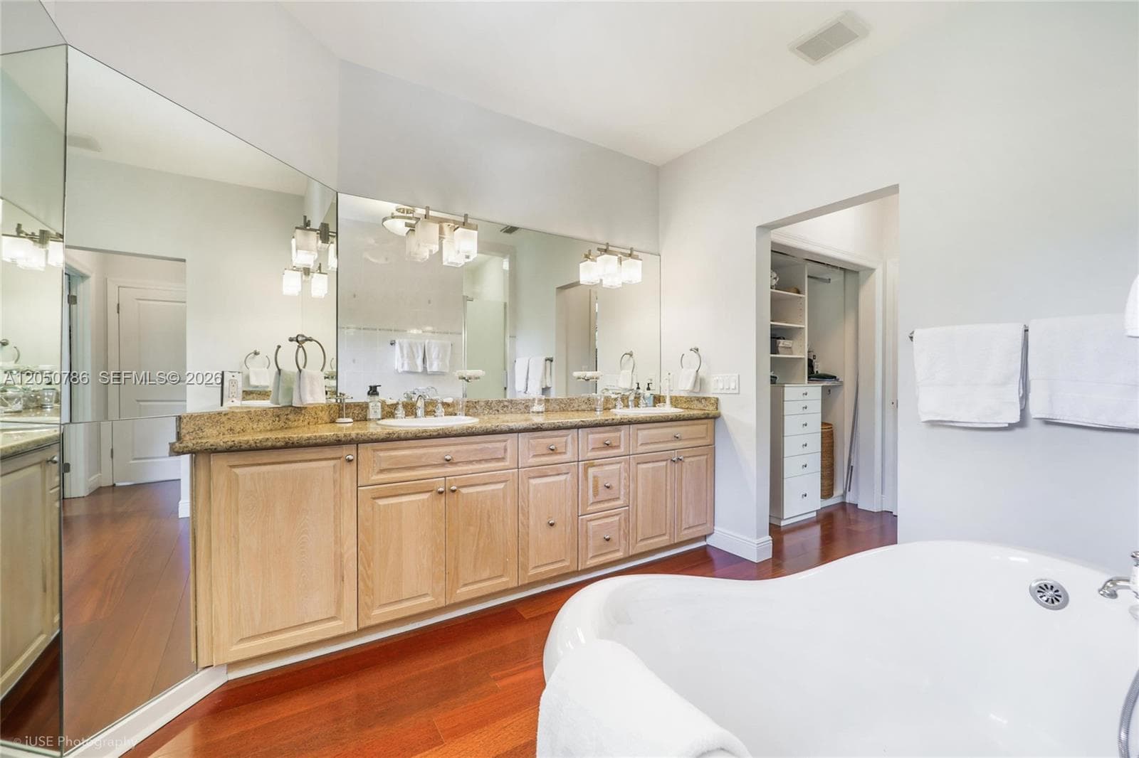 2449 S Bayshore Dr photo 13
