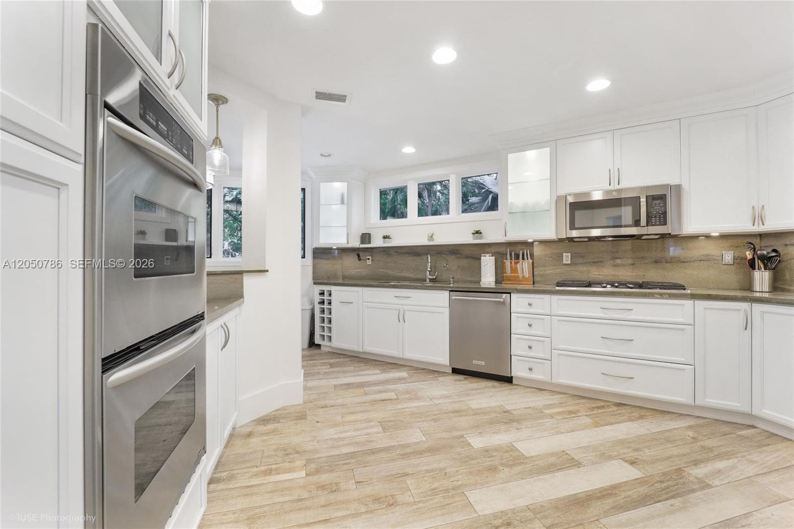 2449 S Bayshore Dr photo 9
