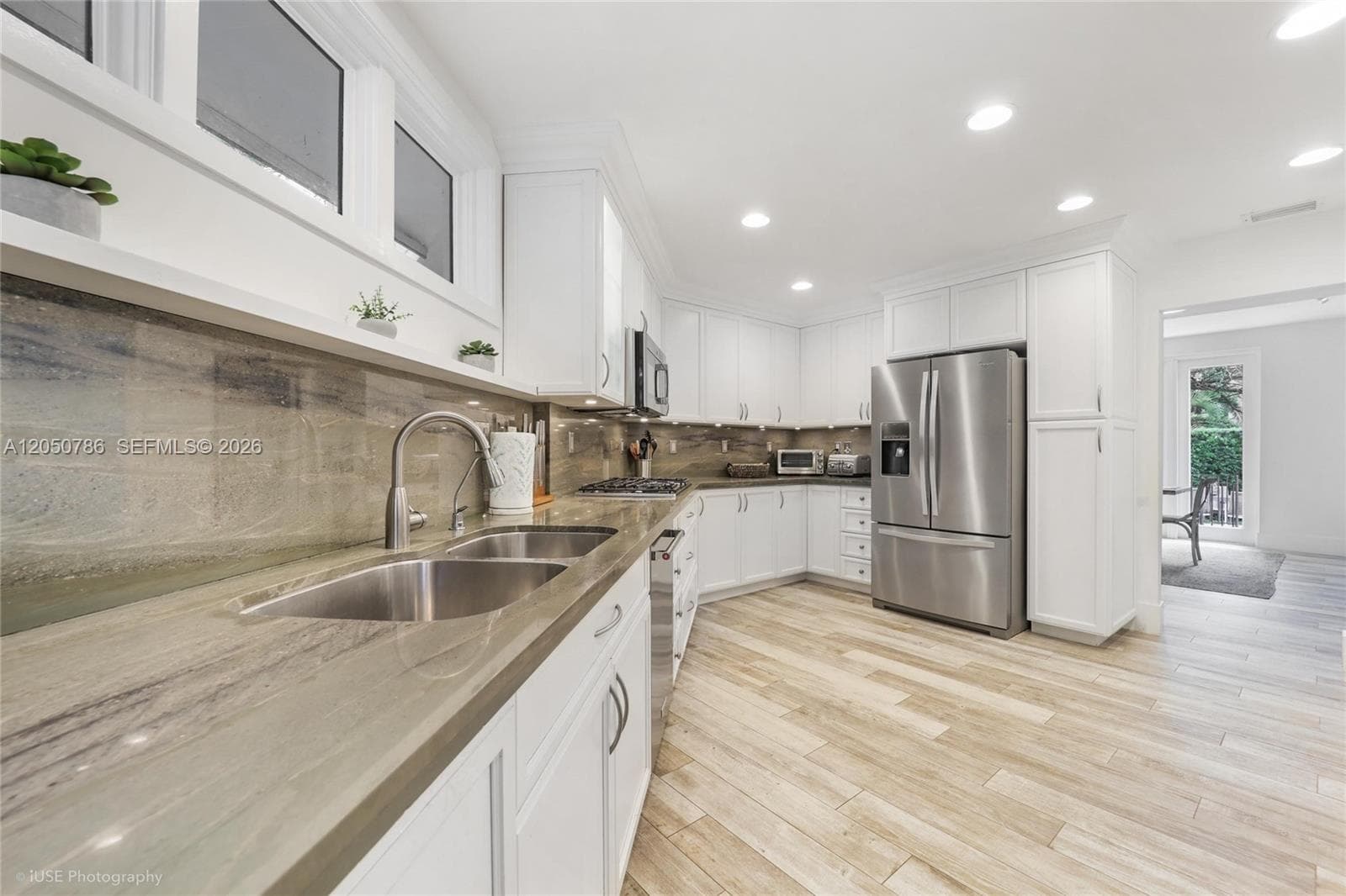 2449 S Bayshore Dr photo 8