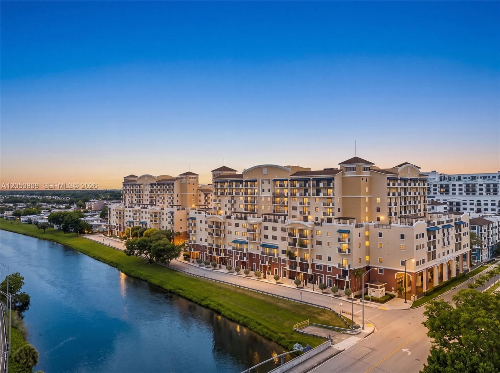 COLONNADE AT DADELAND SE in Miami - Photo 1