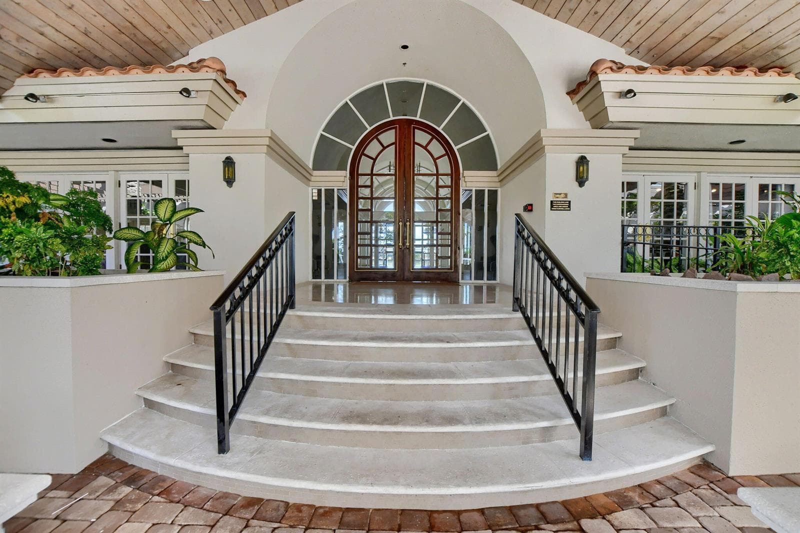 60-web-or-mls-001_ebf_2770-hdr(5)