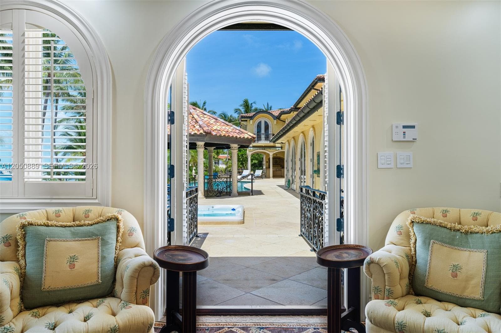 Guest room to pool