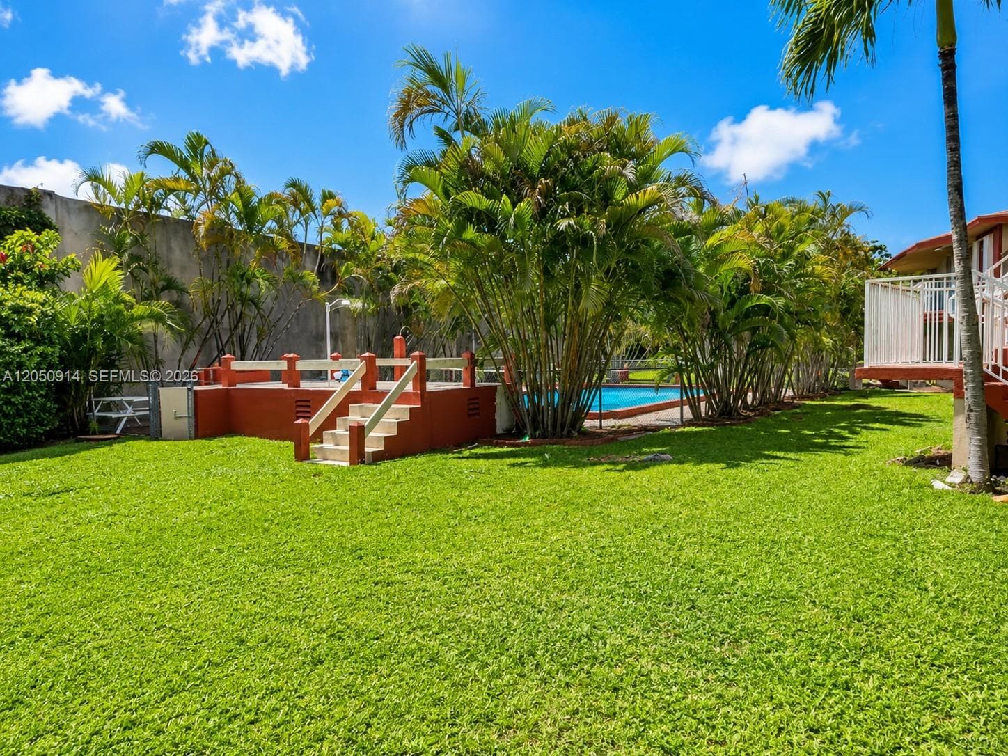 TOWN COLONY CONDO · #17C in Hollywood - Photo 2
