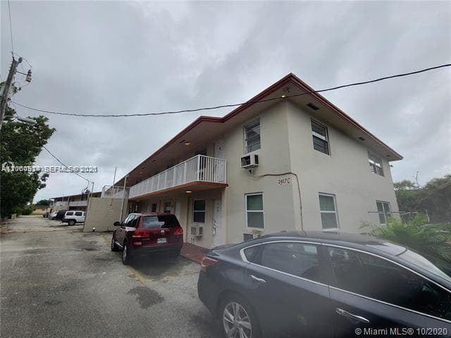 TOWN COLONY CONDO · #17C in Hollywood - Photo 9